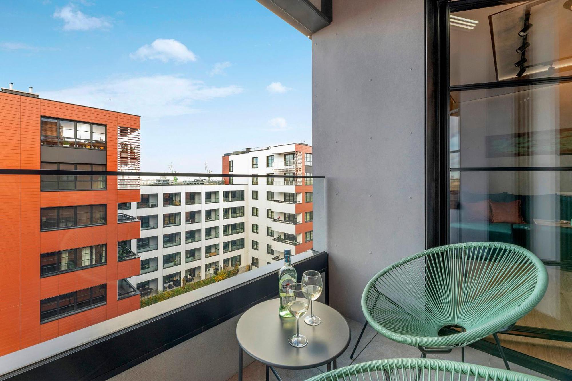 Doki Living & Foodhall By Downtown Apartments Gdansk Exterior foto