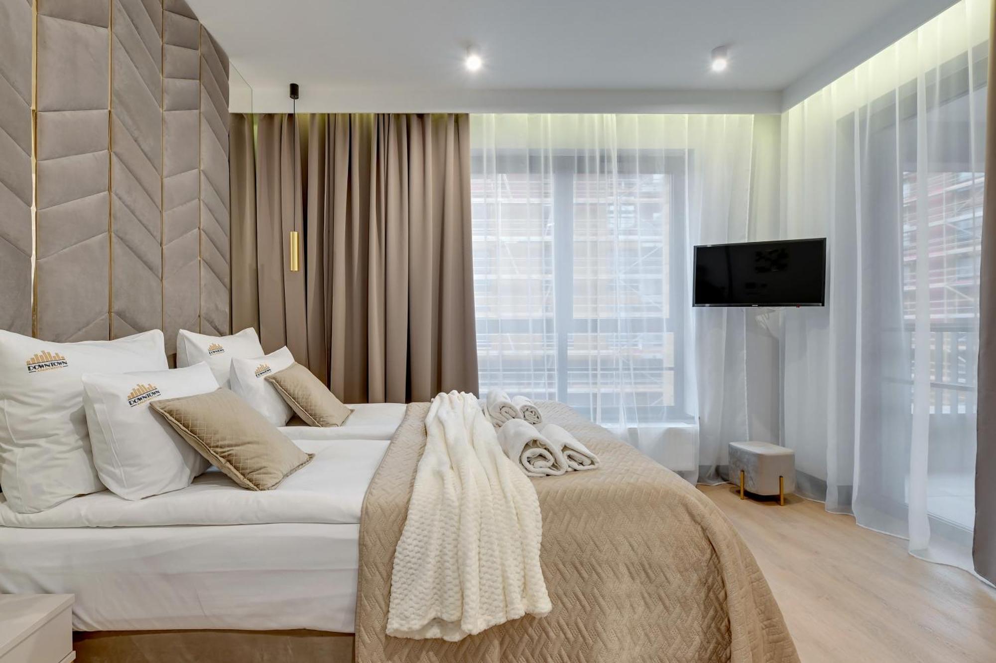 Doki Living & Foodhall By Downtown Apartments Gdansk Exterior foto